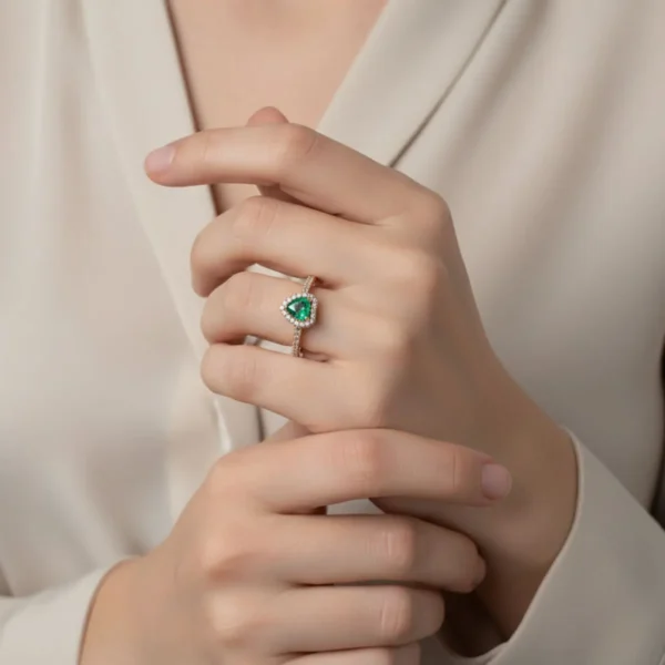 Anillo De Plata Corazón Superior Verde