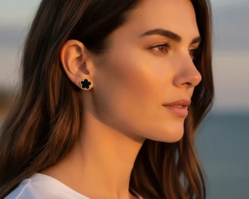 Aretes Broquel De Acero Flor 5 Hojas Negro