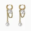 Aretes Huggies De Acero Perlas Dorado