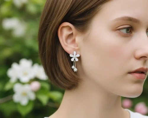 Aretes Broquel De Plata Flor Blanca