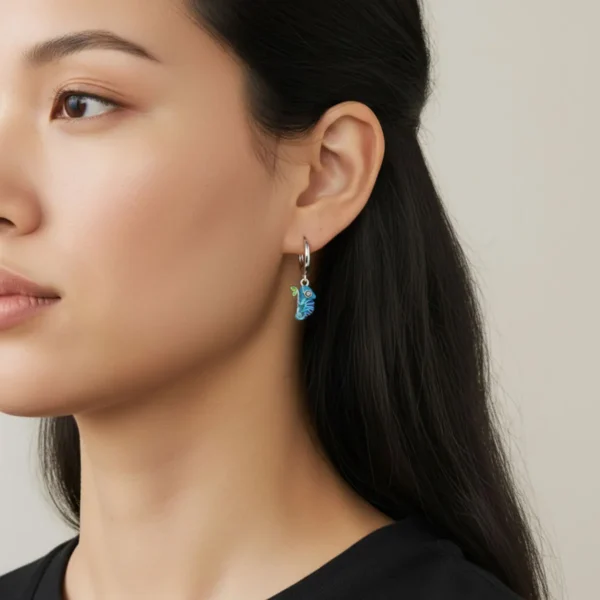 Aretes Huggies De Plata Camaleon Azul