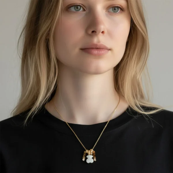 Collar De Acero Dorado Oso Blanco